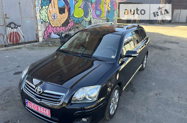 Універсал Toyota Avensis 2008 в Охтирці