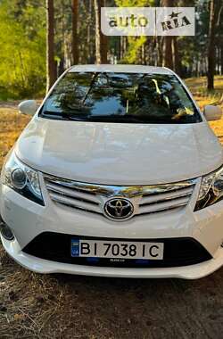 Седан Toyota Avensis 2014 в Полтаві