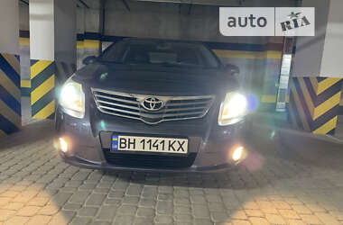 Седан Toyota Avensis 2010 в Виннице