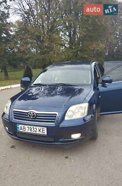 Седан Toyota Avensis 2003 в Хмельнике