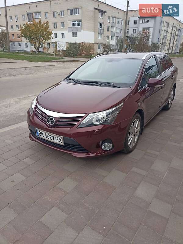 Toyota Avensis 2012