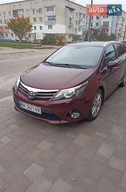 Toyota Avensis 2012