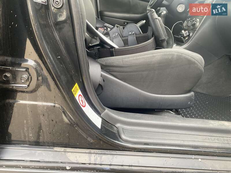 Седан Toyota Avensis 2007 в Киеве