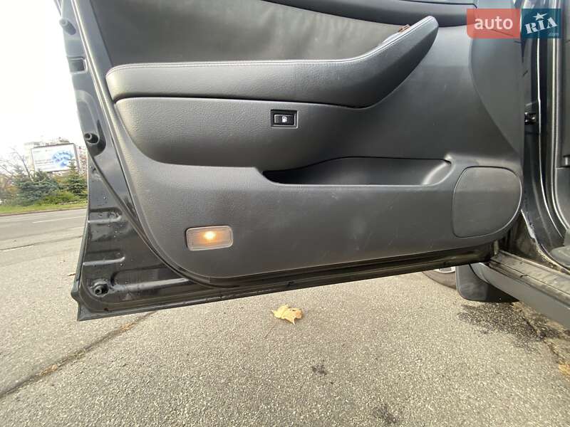 Седан Toyota Avensis 2007 в Киеве