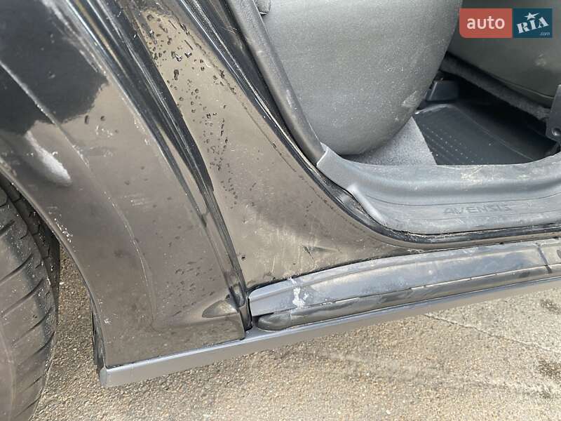 Седан Toyota Avensis 2007 в Киеве