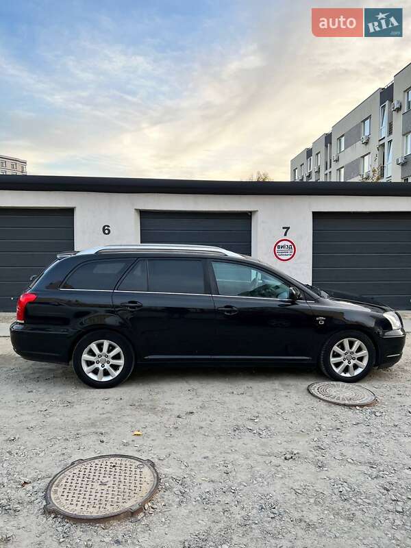Универсал Toyota Avensis 2005 в Киеве