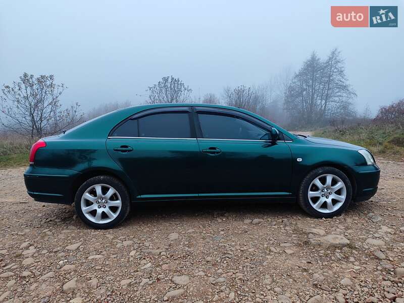 Ліфтбек Toyota Avensis 2003 в Болехові