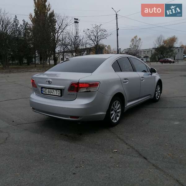 Седан Toyota Avensis 2008 в Кременчуге