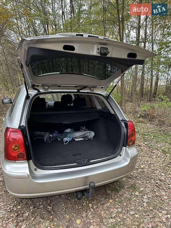 Универсал Toyota Avensis 2006 в Киеве