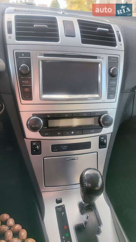 Универсал Toyota Avensis 2012 в Черноморске