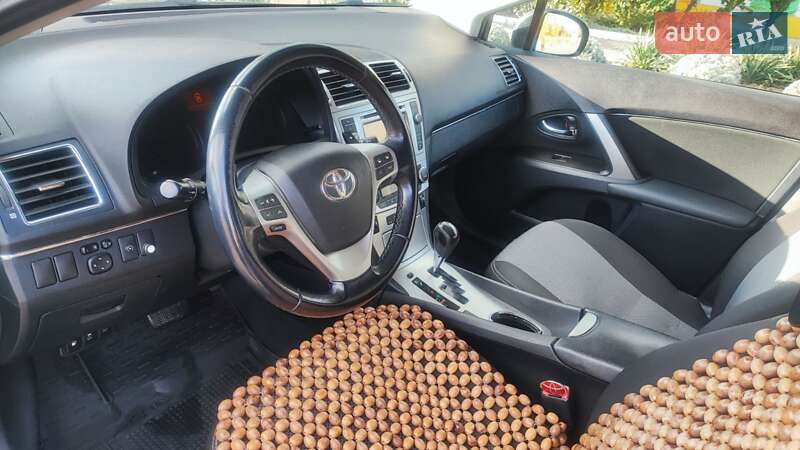 Универсал Toyota Avensis 2012 в Черноморске