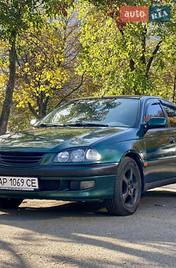 Лифтбек Toyota Avensis 1999 в Запорожье