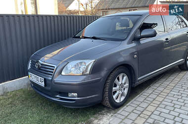 Седан Toyota Avensis 2003 в Иваничах