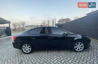 Седан Toyota Avensis 2014 в Івано-Франківську