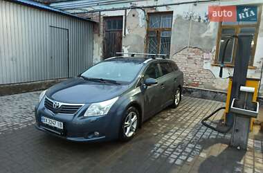 Универсал Toyota Avensis 2011 в Ильинцах