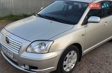 Седан Toyota Avensis 2004 в Чернігові