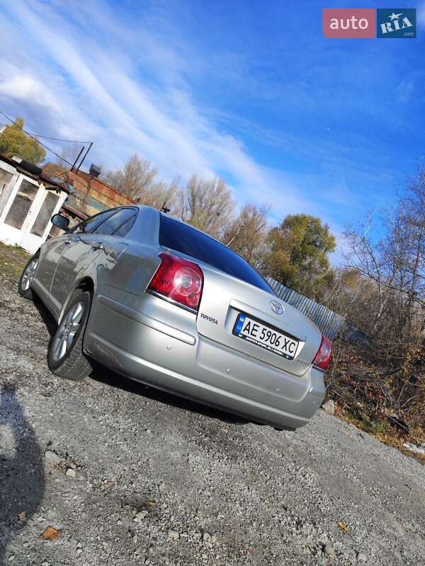 Седан Toyota Avensis 2006 в Дніпрі