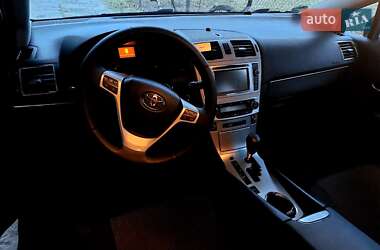 Універсал Toyota Avensis 2012 в Сарнах