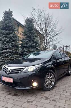 Toyota Avensis 2012