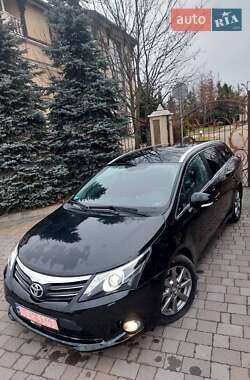 Універсал Toyota Avensis 2012 в Сарнах