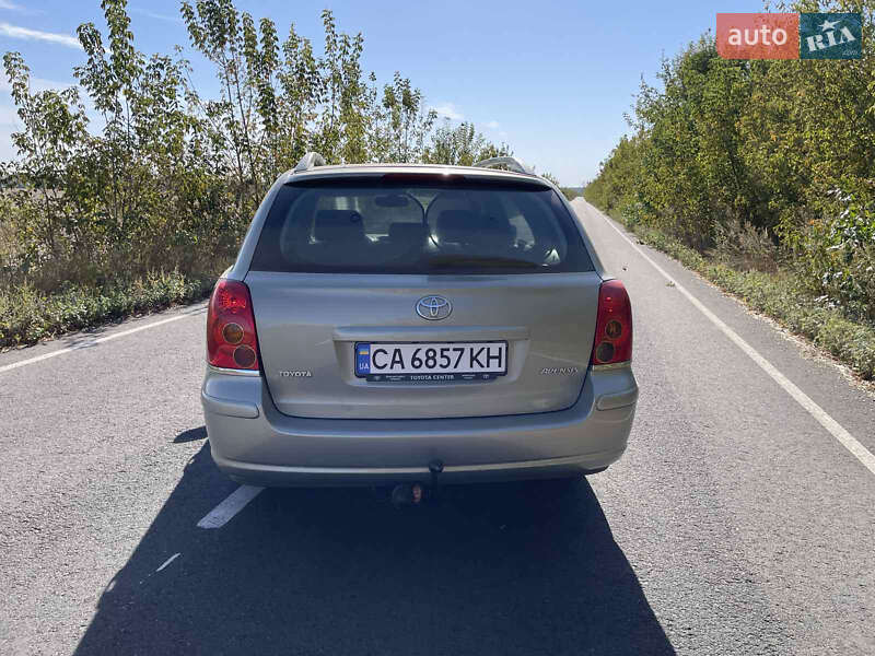 Универсал Toyota Avensis 2005 в Христиновке