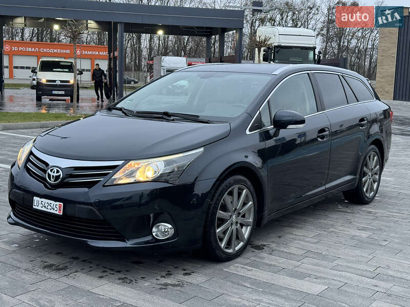 Универсал Toyota Avensis 2013 в Луцке