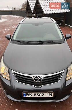 Універсал Toyota Avensis 2009 в Сарнах