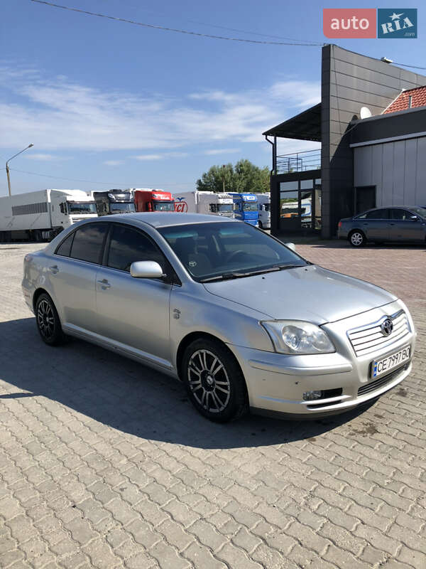 Седан Toyota Avensis 2005 в Черновцах