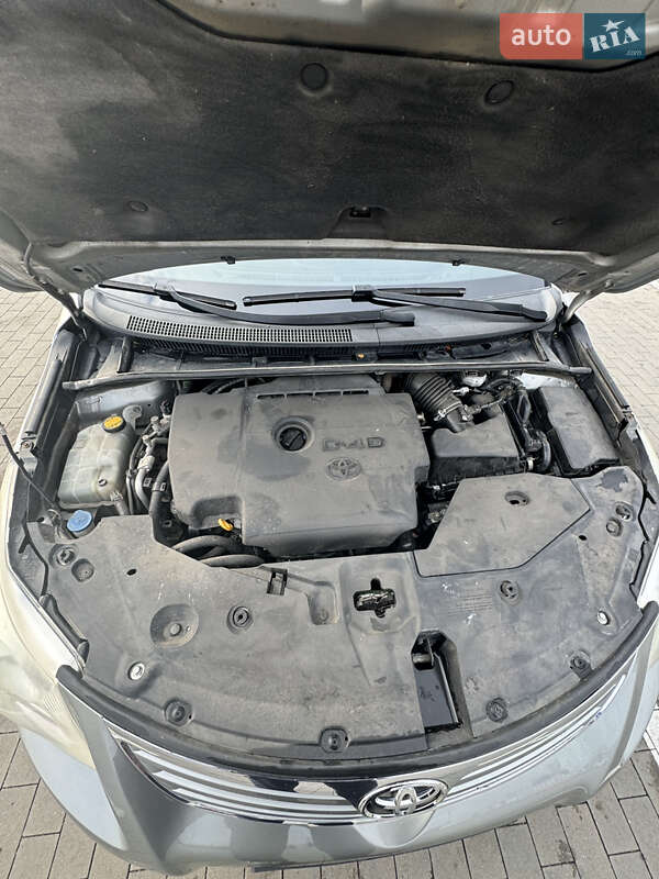 Toyota Avensis 2011