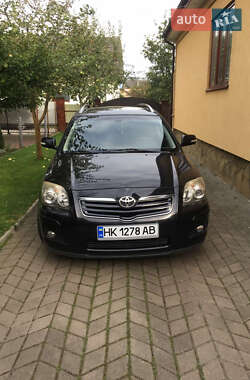 Универсал Toyota Avensis 2008 в Костополе