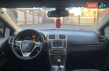 Седан Toyota Avensis 2013 в Коломиї