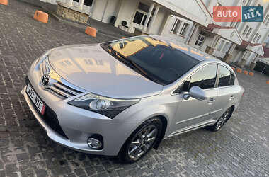 Седан Toyota Avensis 2013 в Коломиї