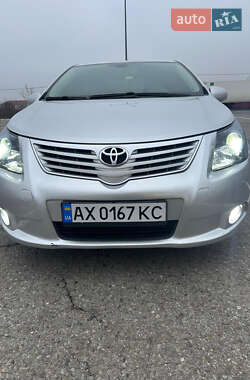 Седан Toyota Avensis 2008 в Черновцах