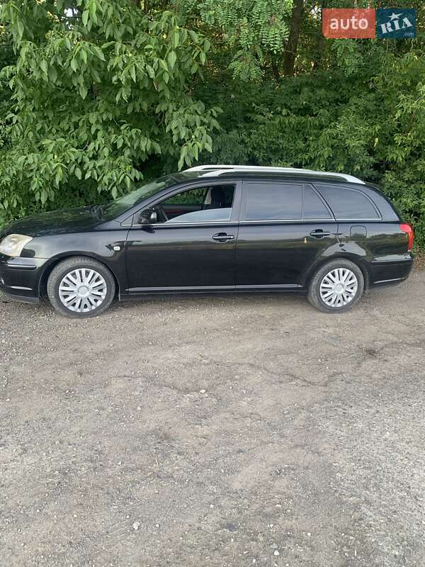 Універсал Toyota Avensis 2003 в Рівному