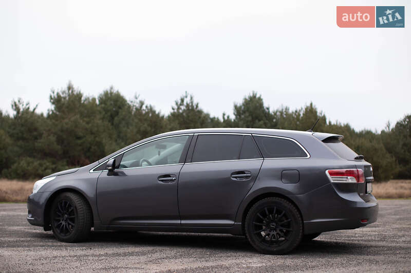 Универсал Toyota Avensis 2010 в Луцке