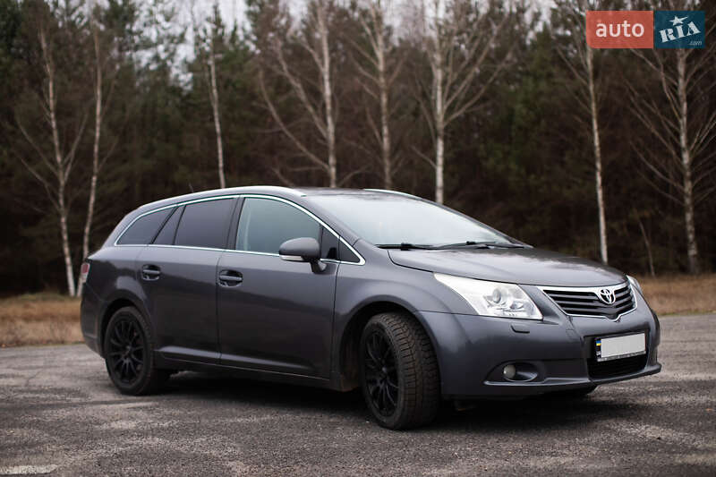 Универсал Toyota Avensis 2010 в Луцке