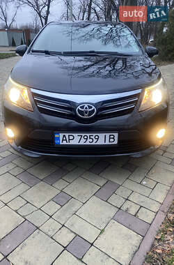 Седан Toyota Avensis 2013 в Кременчуці