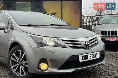 Седан Toyota Avensis 2012 в Стрию