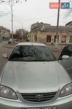 Седан Toyota Avensis 2001 в Одесі