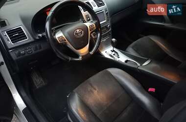 Седан Toyota Avensis 2012 в Киеве