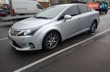 Седан Toyota Avensis 2012 в Києві