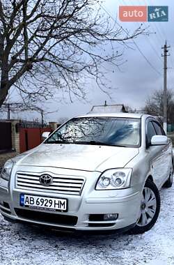 Седан Toyota Avensis 2003 в Виннице