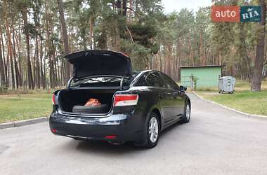 Седан Toyota Avensis 2011 в Чернігові