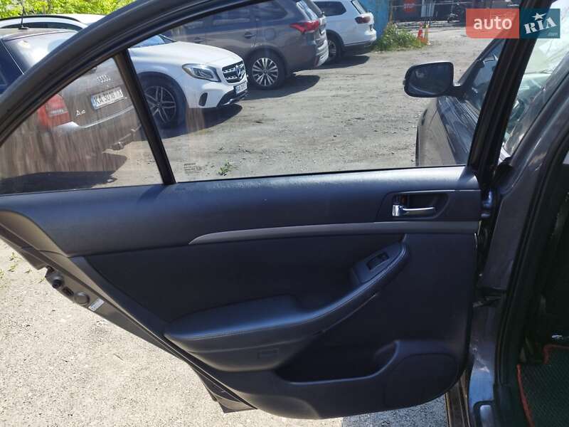 Ліфтбек Toyota Avensis 2008 в Хоролі