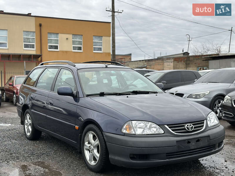 Універсал Toyota Avensis 2001 в Рівному