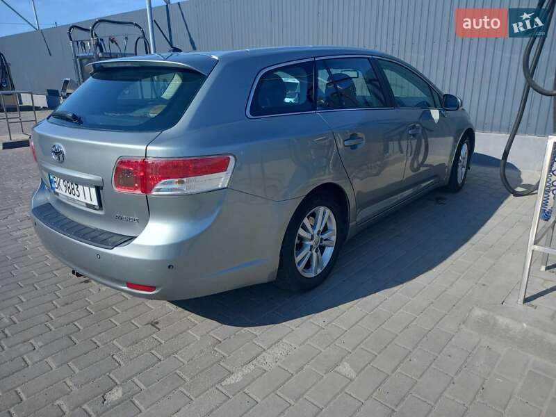 Универсал Toyota Avensis 2009 в Ровно
