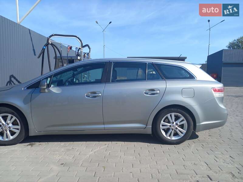Универсал Toyota Avensis 2009 в Ровно