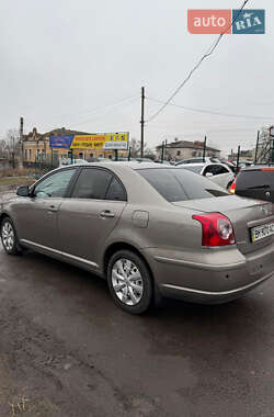 Седан Toyota Avensis 2006 в Сумах