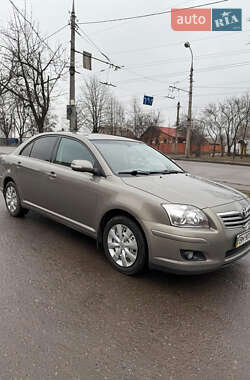 Седан Toyota Avensis 2006 в Сумах