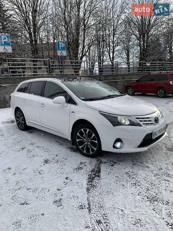 Універсал Toyota Avensis 2012 в Тернополі